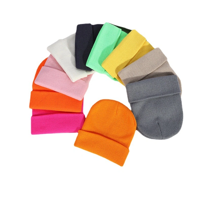 OEM&ODM Wholesale Winter Fashion Hats Plain Dyed Custom Logo Colors Fall with Embroidery Logo Beanie Hat Warm Knitted Hats